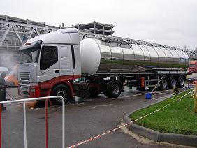 Полуприцеп цистерна для нефтепродуктов